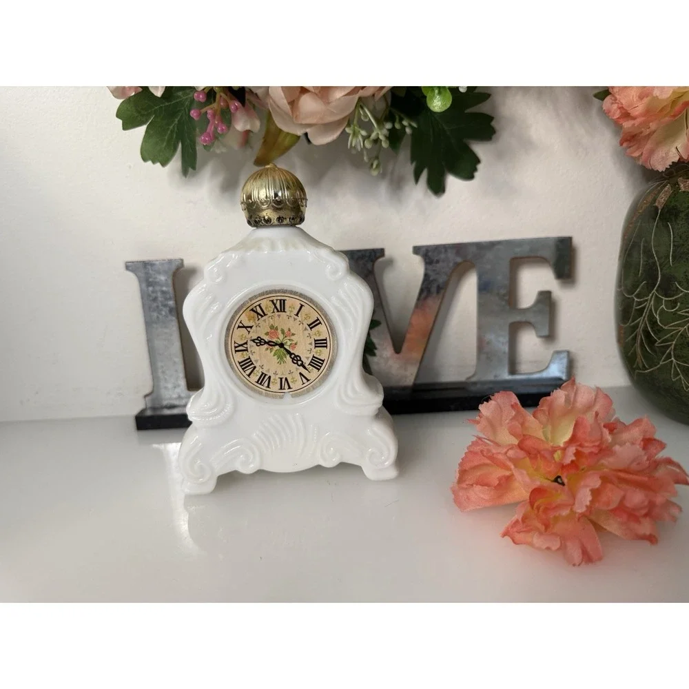 Vintage Avon Leisure Hours Unforgettable Foaming Bath Oil Full Bottle Milk Glass